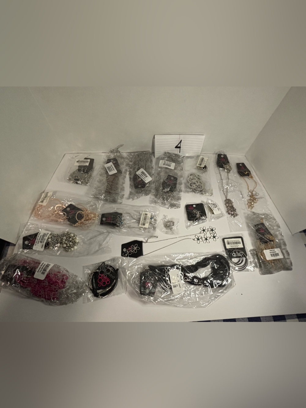 Assorted Paparazzi jewelry
Lot 4